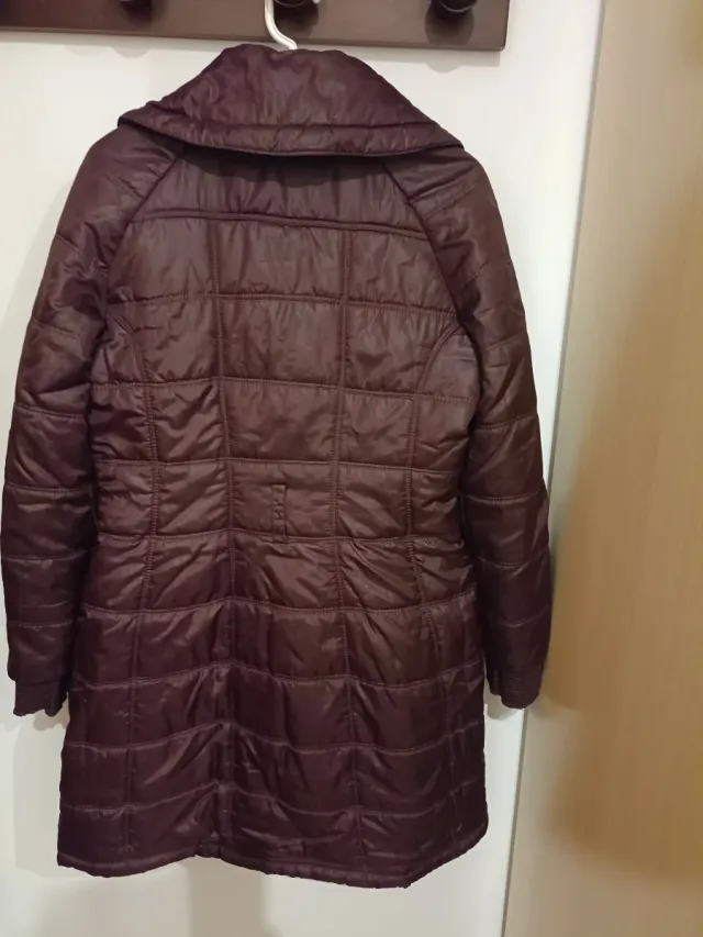 Abrigo acolchado Mango Talla M Morado