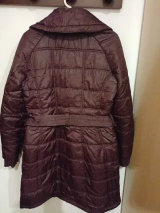 Abrigo acolchado Mango Talla M Morado