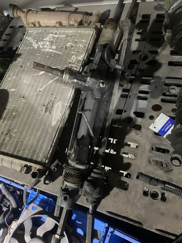 Bomba dirección y cremallera PSA