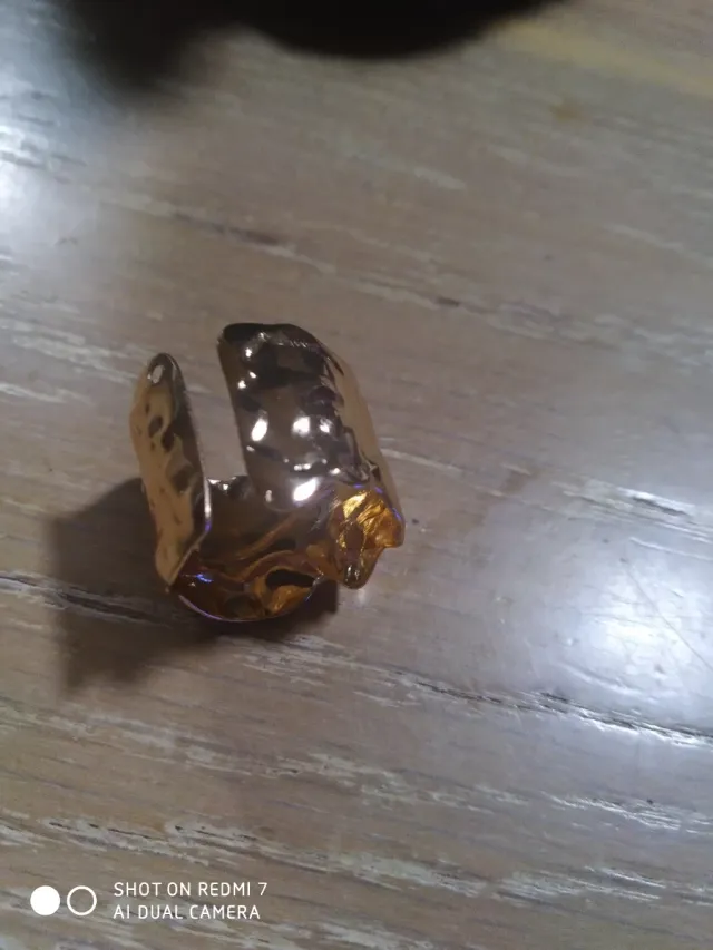 Anillo dorado bisutería ancho ajustable