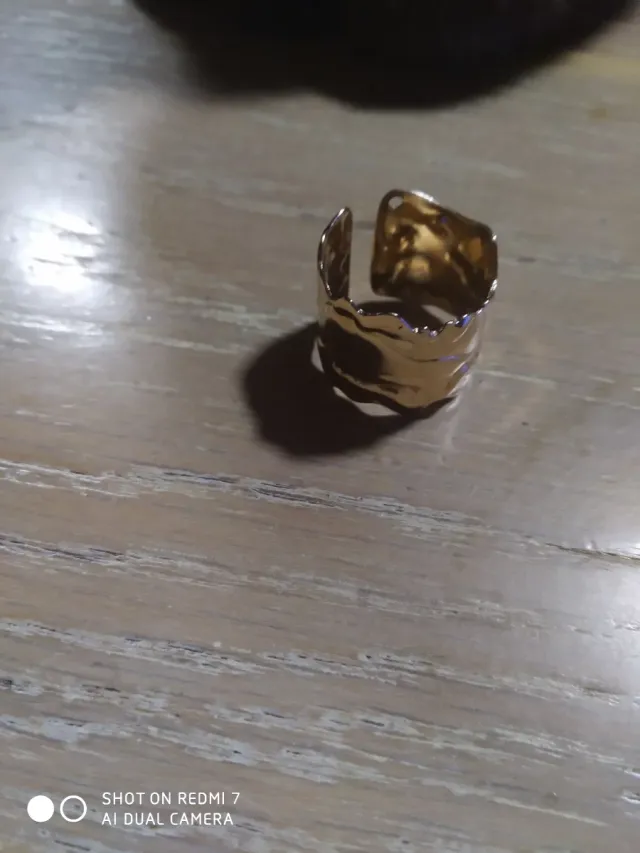 Anillo dorado bisutería ancho ajustable