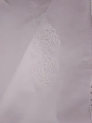 Tovaglia ricamata a mano