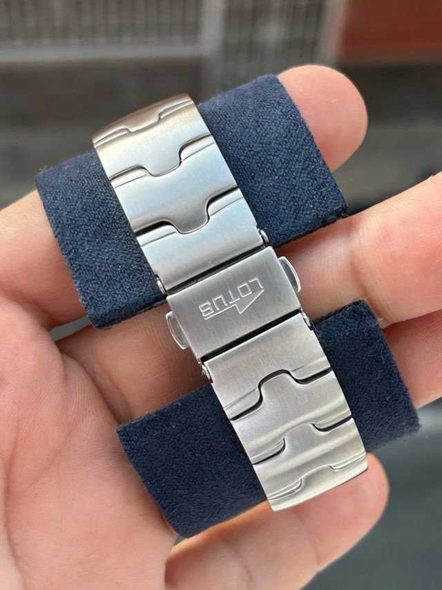 Reloj Lotus Clásico