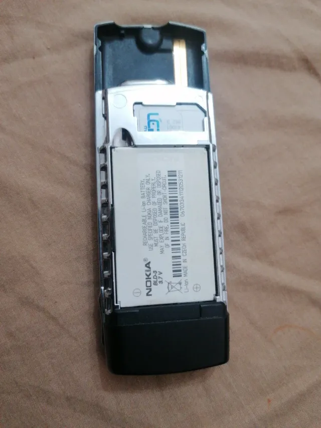 Nokia 8850 Argento e Nero