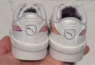 Scarpe Puma Bambina Bianche con Dettagli Iridescen