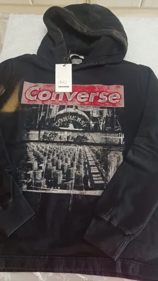 Felpa Converse Nera con Stampa Rossa