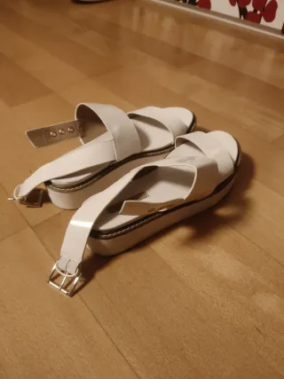 Sandalias blancas de plataforma