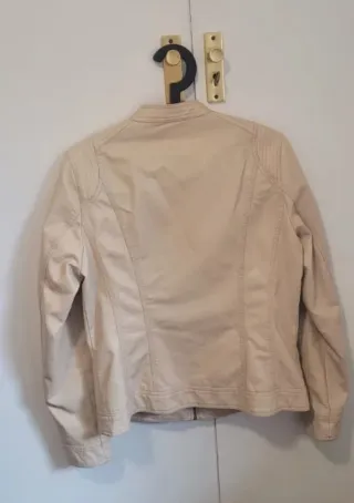 Chaqueta efecto piel beige