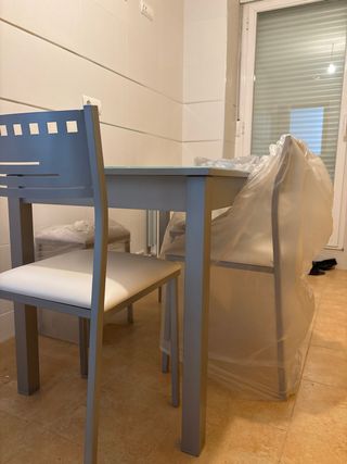 Set de mesa y sillas