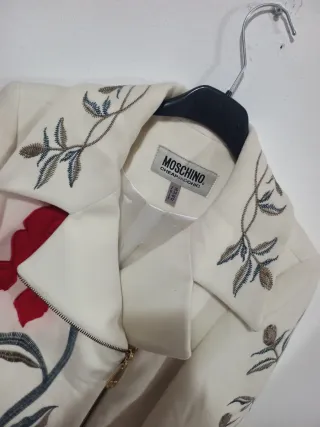 Chaqueta Moschino Flores Bordadas