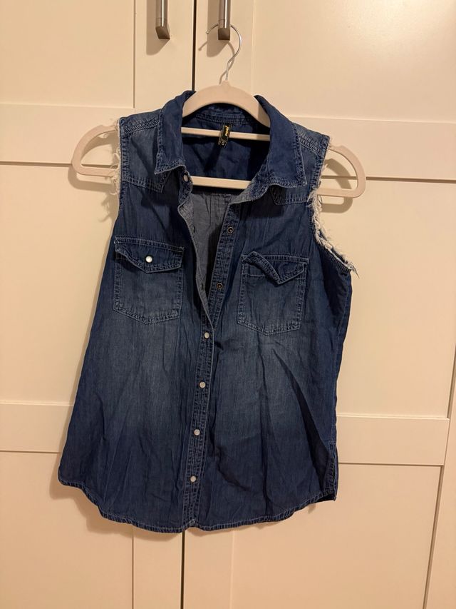 Camisa vaquera sin mangas