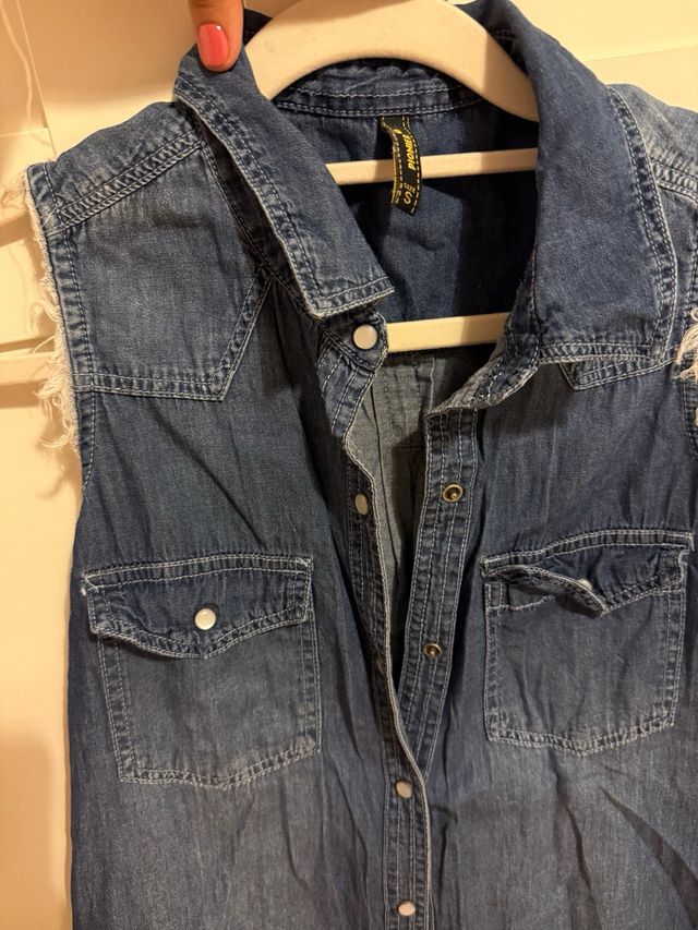Camisa vaquera sin mangas