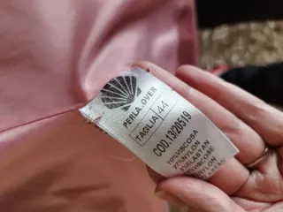 Cappotto rosa con cappuccio