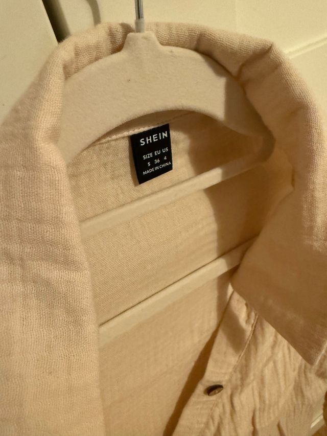 Camisa beige de lino