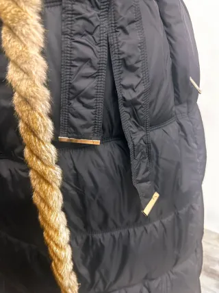 Abrigo largo plumífero con pelo