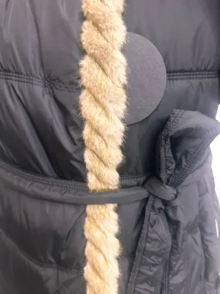 Abrigo largo plumífero con pelo