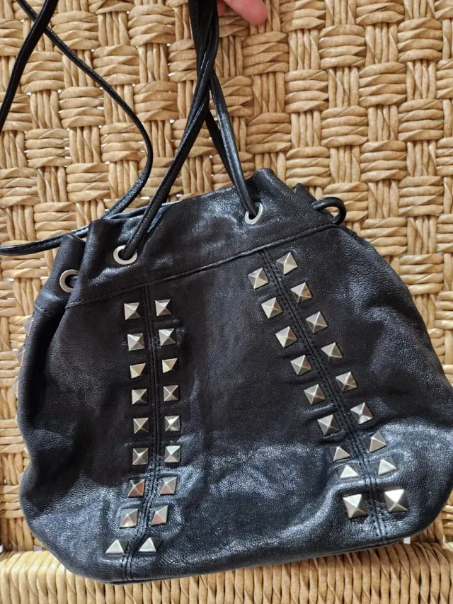 Bolso Bimba y Lola negro tachuelas