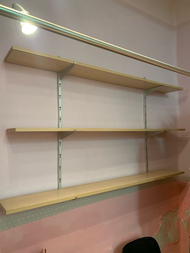 Estanterías comerciales madera y metal