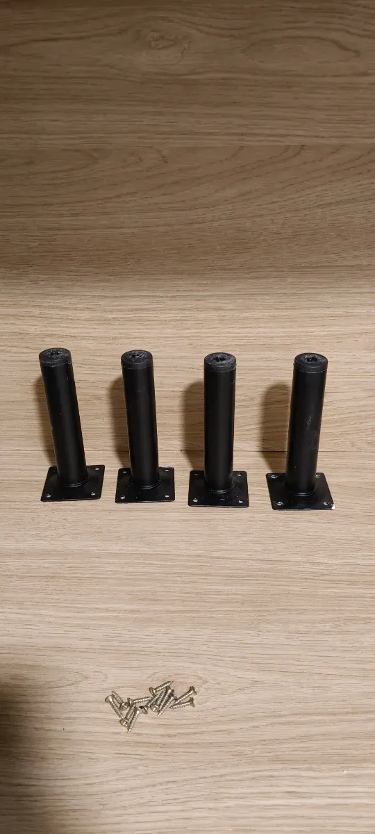 4 Patas Metálicas para Muebles