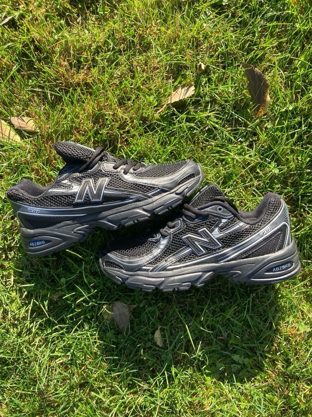 New Balance 740