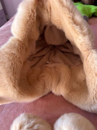 Gorro de invierno con pompón y orejeras