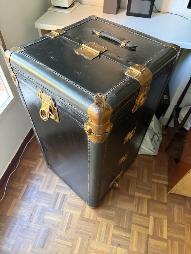 Baúl retro de viaje 1900