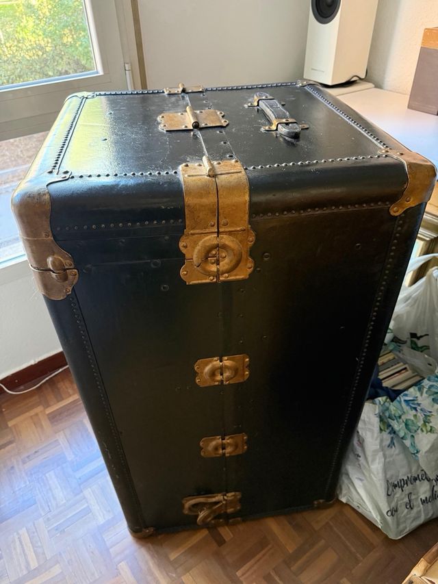 Baúl retro de viaje 1900