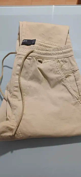 Pantalón cargo Pull&Bear beige
