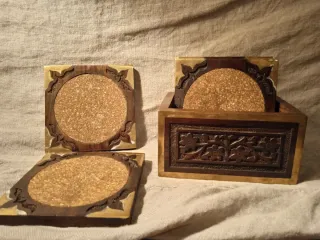 Juego de 6 posavasos de madera y latón