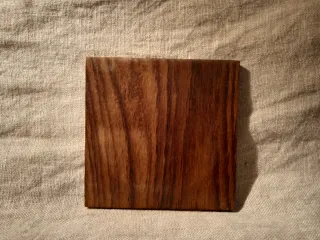 Juego de 6 posavasos de madera y latón