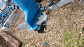 Embarcación de recreo y remolque.