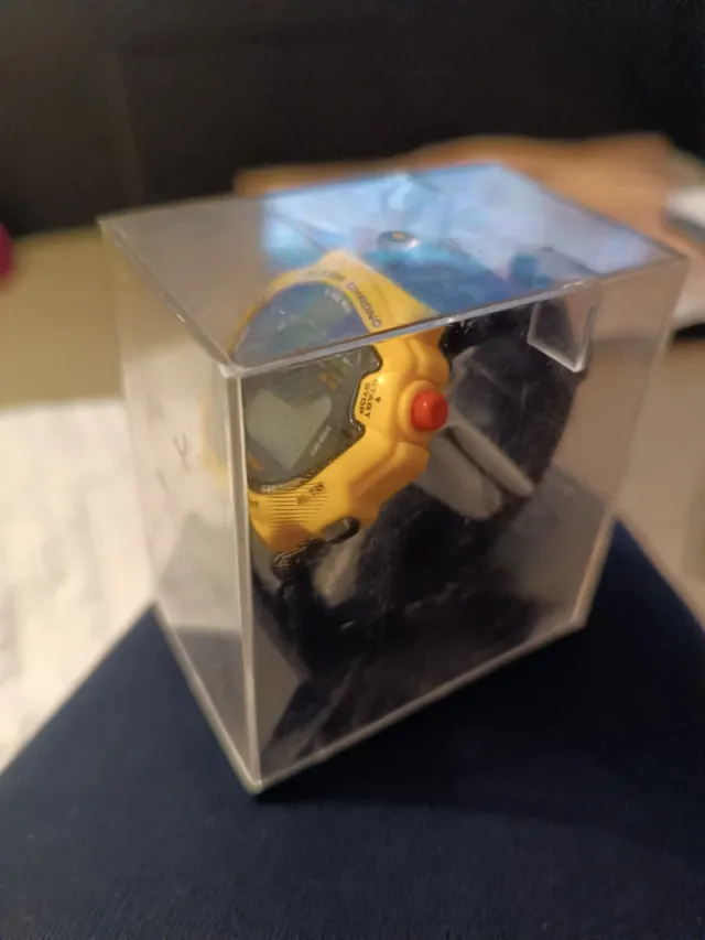 Reloj Amarillo y negro