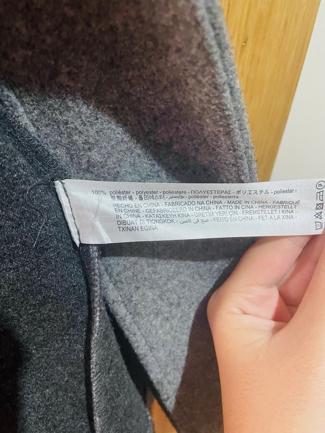 Cazadora Zara gris con cinturón Talla S
