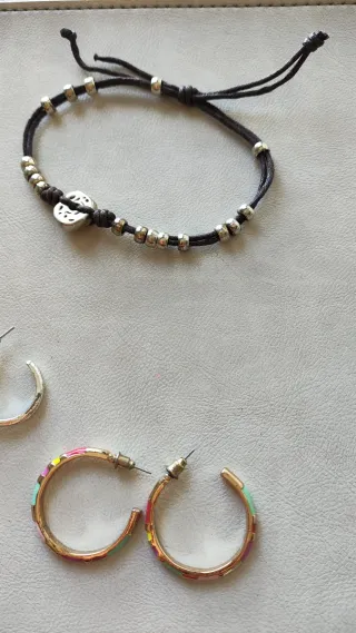 Lote bisutería pulseras y pendientes