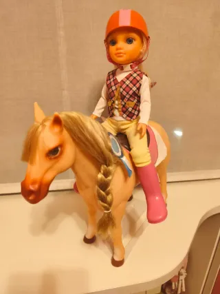 Nancy con caballo y accesorios
