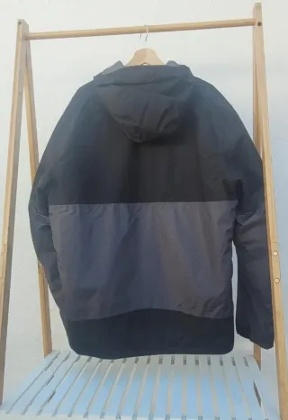 Chaqueta Quechua Negra y Gris
