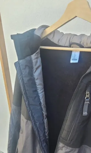 Chaqueta Quechua Negra y Gris