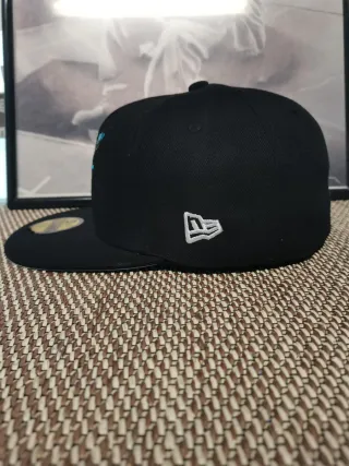 Gorra New Era 59Fifty Negra Flores Talla 7.1/2