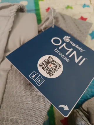 Porta bebê Ergobaby Omni Breeze Cinza