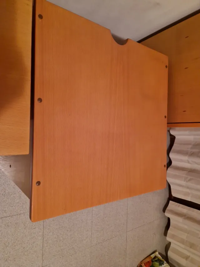 Mueble ordenador madera roble lacada