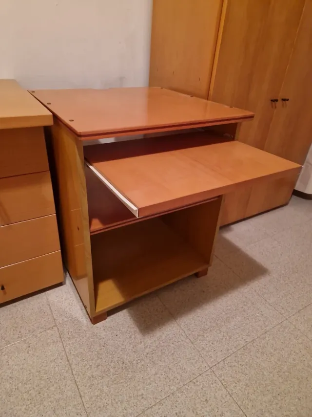 Mueble ordenador madera roble lacada