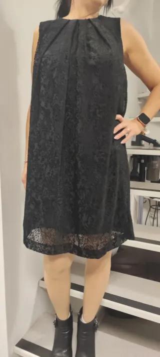 Vestito nero in pizzo