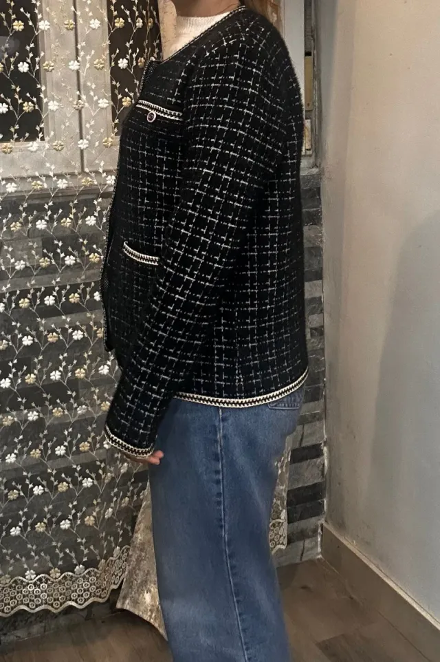 Chaqueta negra y blanca mujer