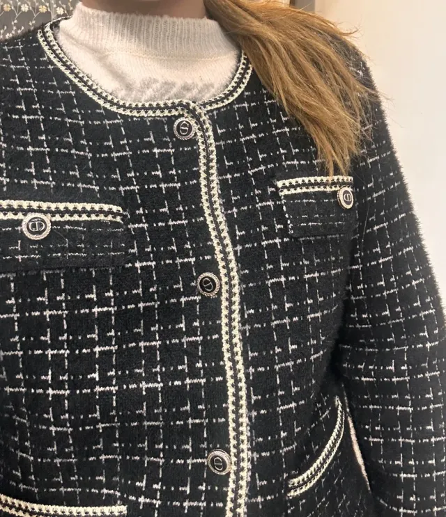 Chaqueta negra y blanca mujer