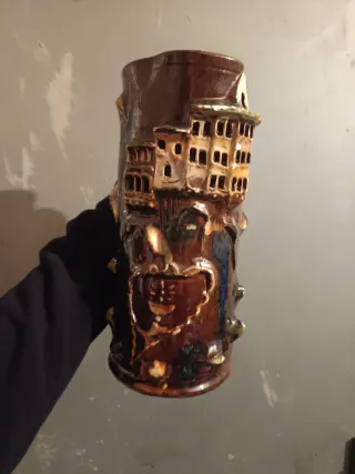 Antiguos botijos y jarra de Cuenca