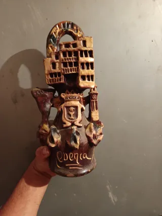 Antiguos botijos y jarra de Cuenca