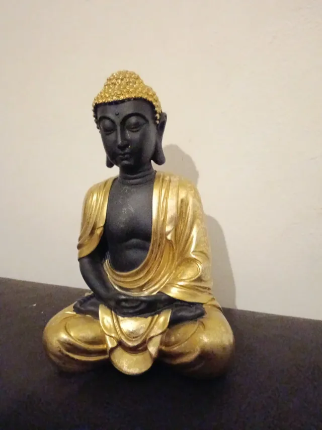 Buda Dorado Sentado