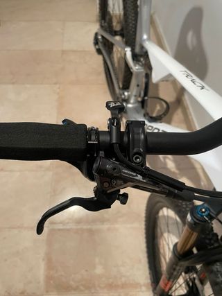 Megamo Track Full Fox Kashima