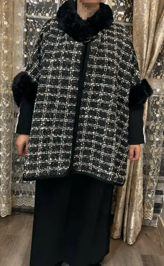 Capa de mujer con pelo