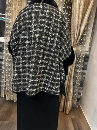 Capa de mujer con pelo